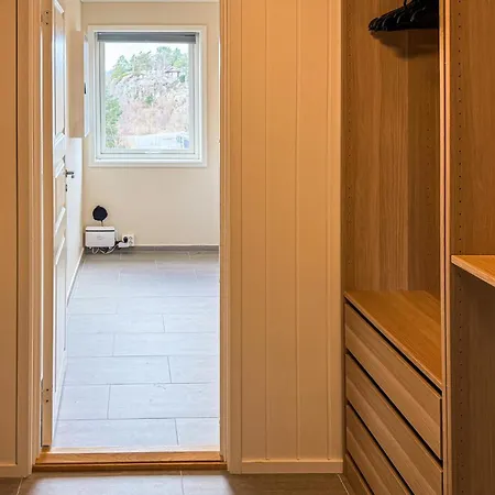 4 Bedroom Cozy In Lindesnes * Svenevik