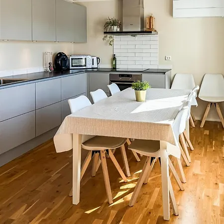 4 Bedroom Cozy In Lindesnes Svenevik