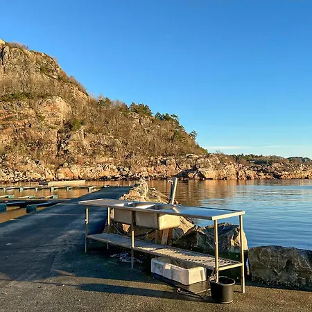 4 Bedroom Cozy In Lindesnes Svenevik